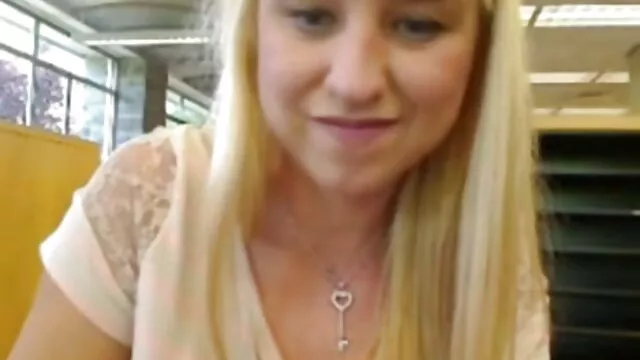 سارة Luvv و أدريانا لونا التقبيل من مشاهد جنسية من افلام اجنبية الموقد