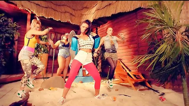 ماكي هوجو افلام سكس افلام اجنبيه يأخذ بعض الجنس من الصعب اليوم