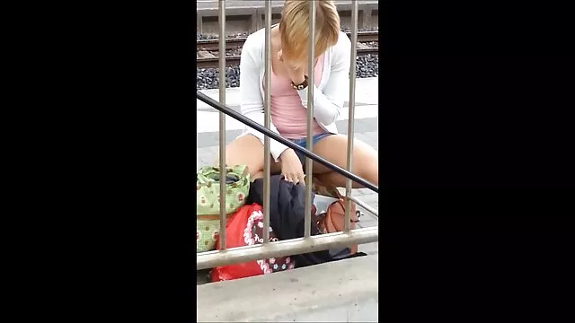 مصغرة Hirosue واثنين من افلام اجنبي سيكس الرجال ، العقل المدبر الياباني