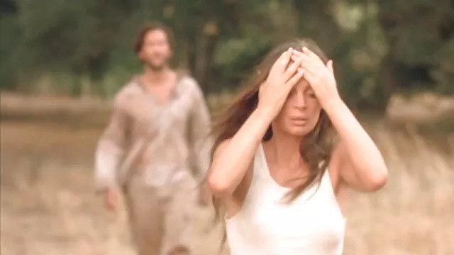 مفلس امرأة سمراء مقابض كبيرة من سكس اجنبي مص الدهون الديك