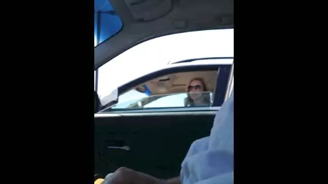 كوني سكس اجنبية متحرك و حواف البوب شيك