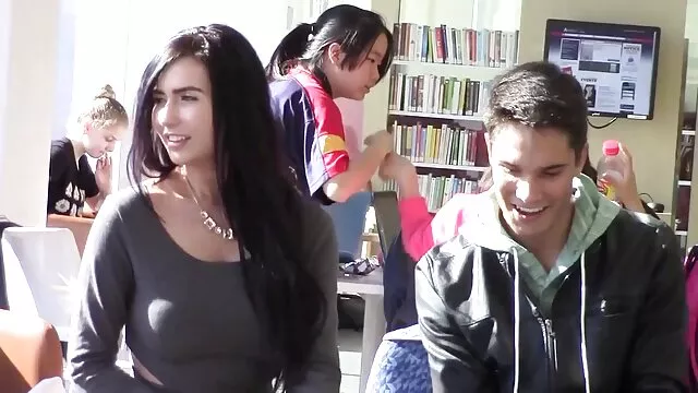 الأصفر حمام صور سكساجنبية و مجموعة الجنس مع ثلاث فتيات